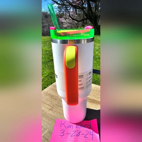 Stanley White Neon 40oz DSG EXCLUSIVE - Picture 2 of 7